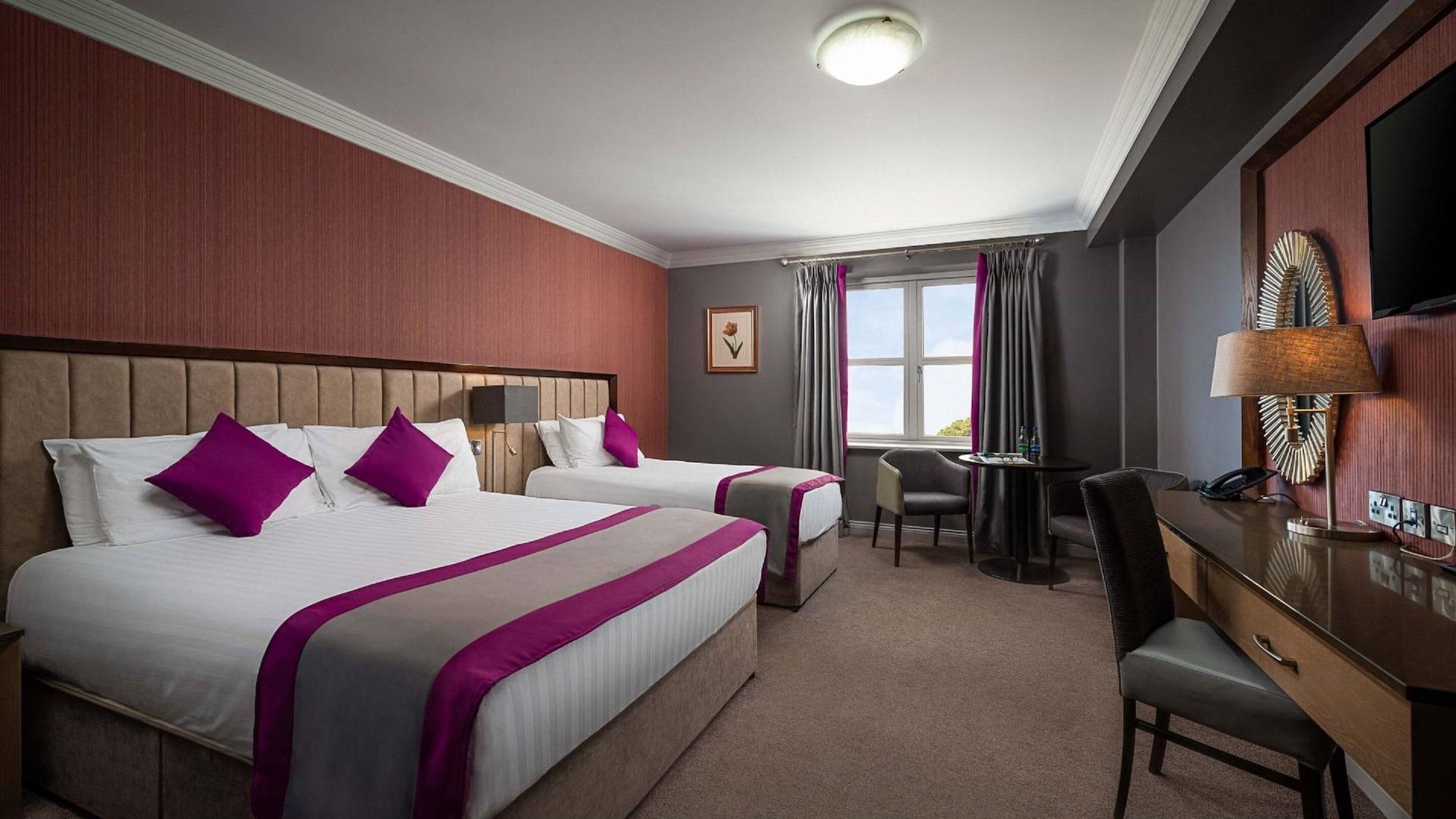 Prince Of Wales Hotel Атлон Экстерьер фото