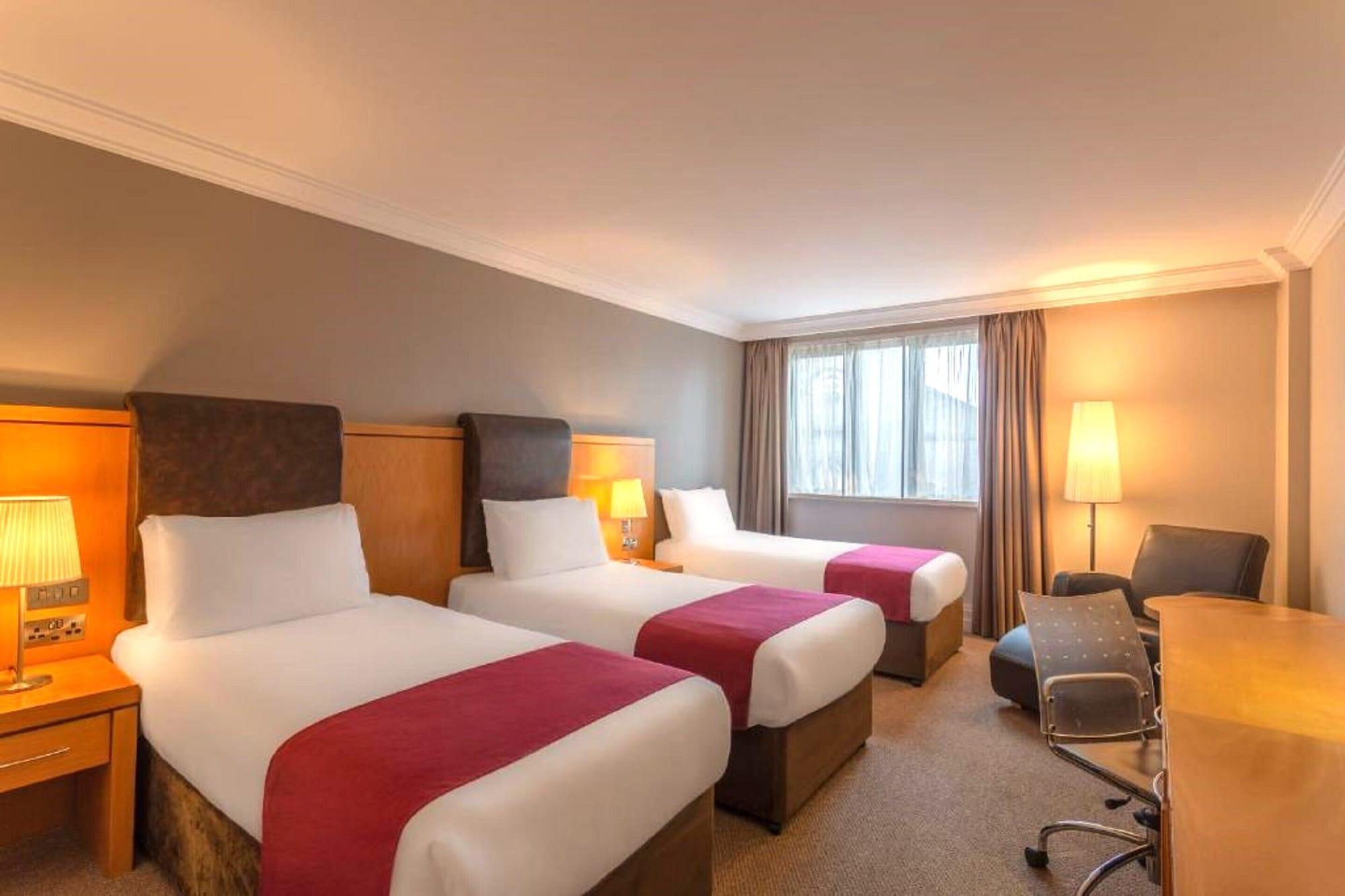 Prince Of Wales Hotel Атлон Экстерьер фото