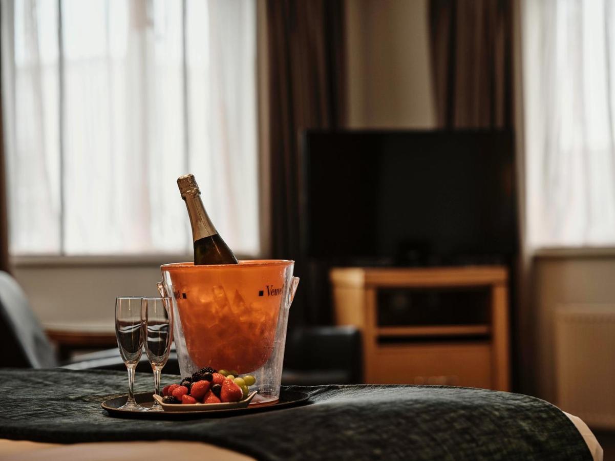 Prince Of Wales Hotel Атлон Экстерьер фото
