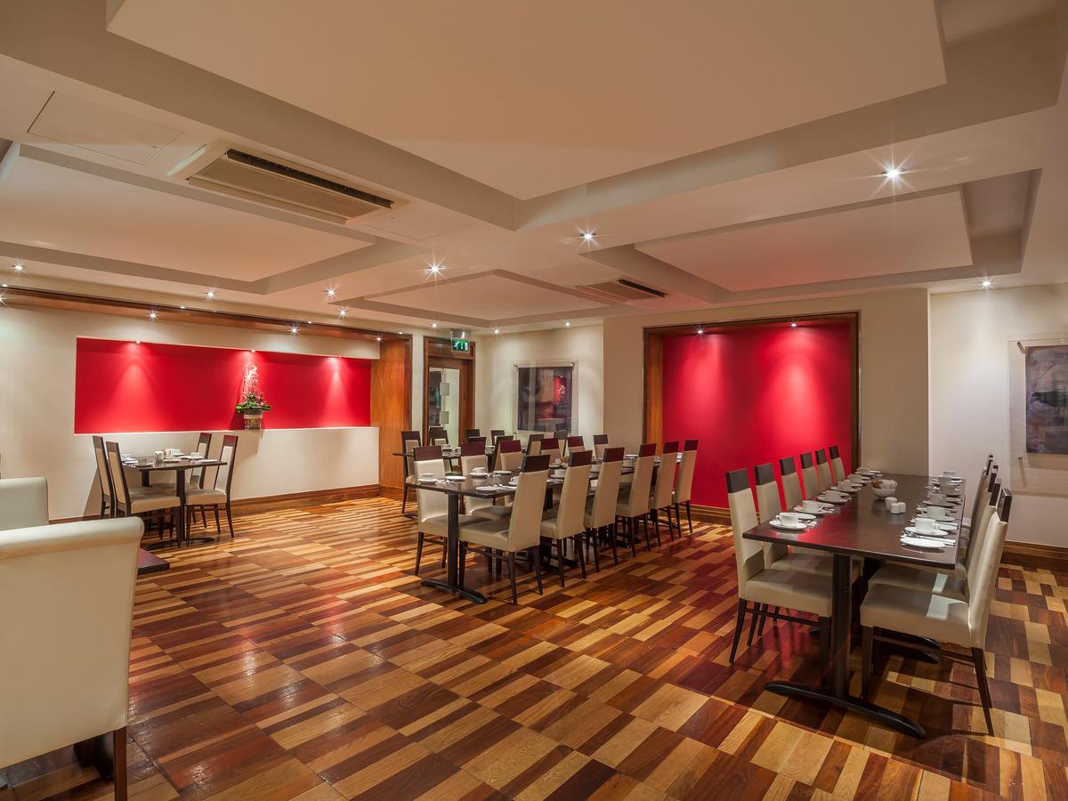 Prince Of Wales Hotel Атлон Экстерьер фото