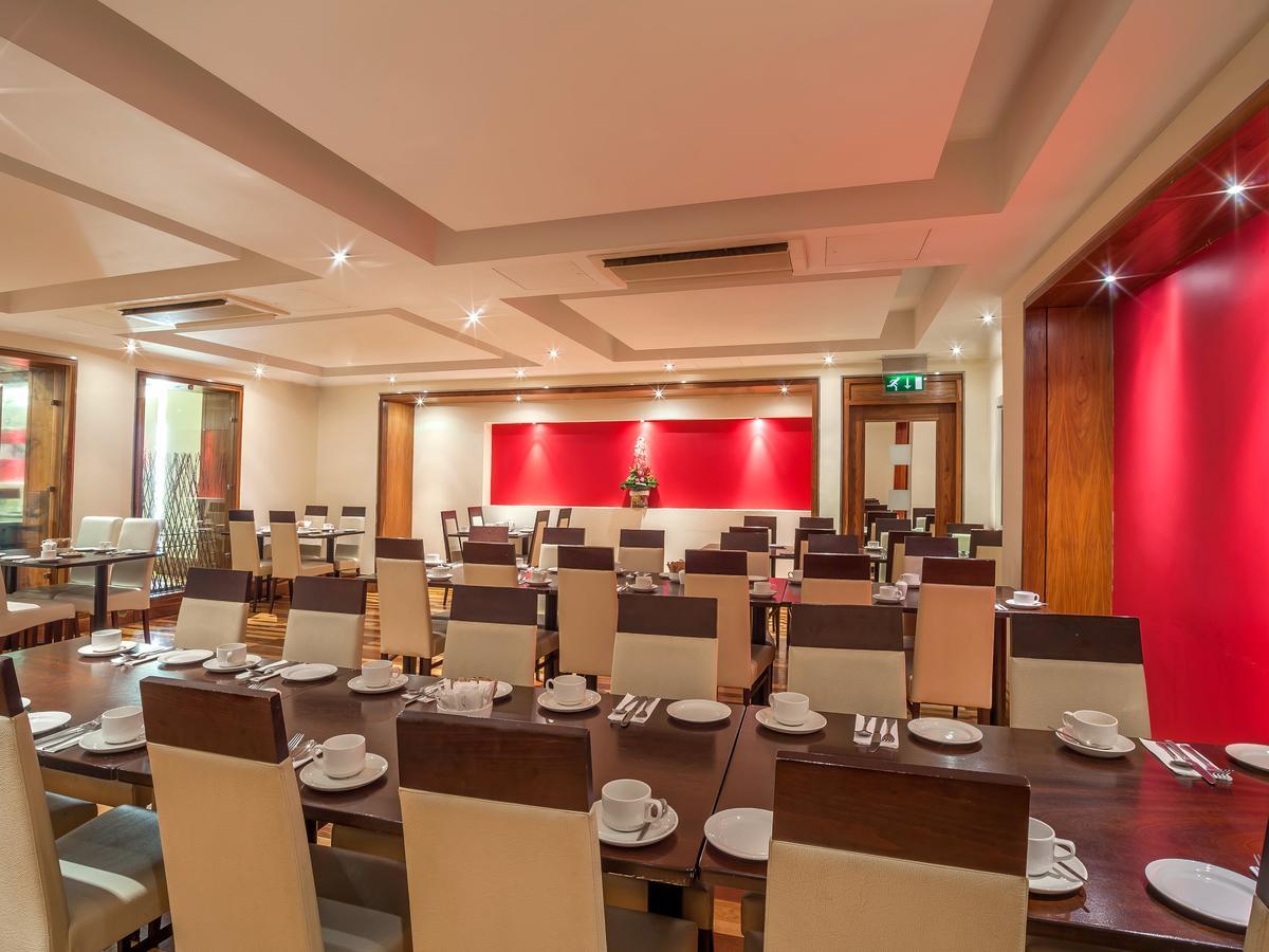 Prince Of Wales Hotel Атлон Экстерьер фото